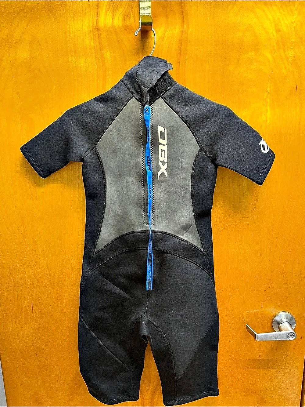 DBX Black & Gray Youth Wetsuit Like New
